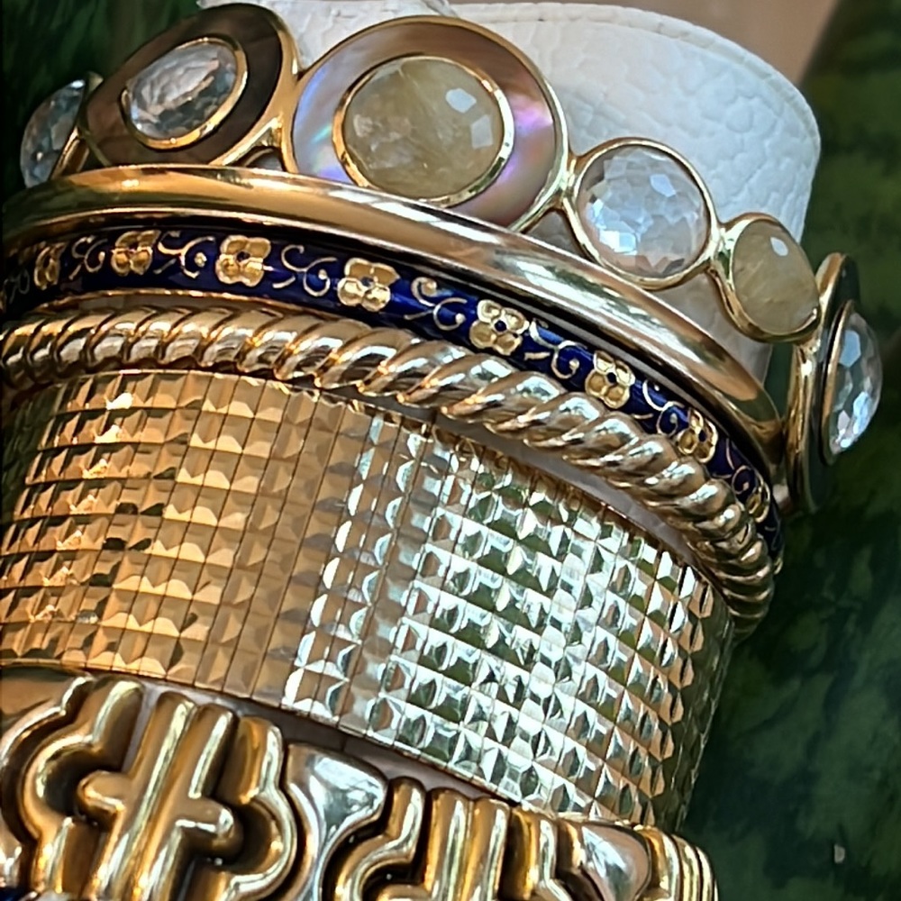 14,18, 22k gold and diamond bracelets - Picture 3 of 7
